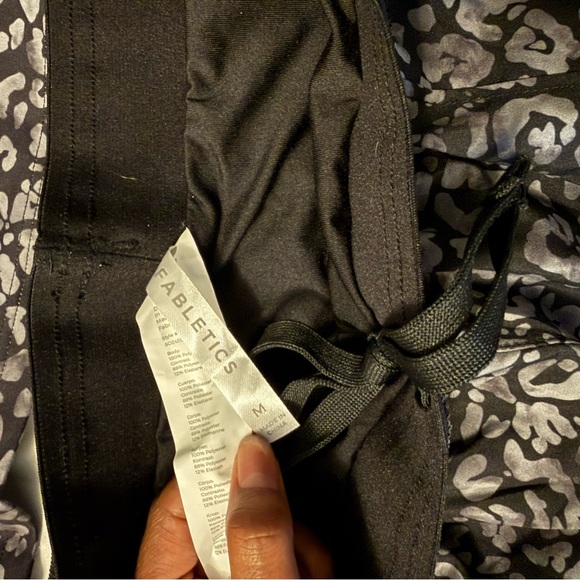 Fabletics Black and Gray Leopard Print Active Set - Picture 3 of 8